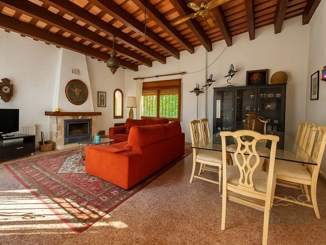 4 soveværelse Villa til salg i Canyelles, Lloret de Mar med garage - € 499.000 (Ref: 9131898)