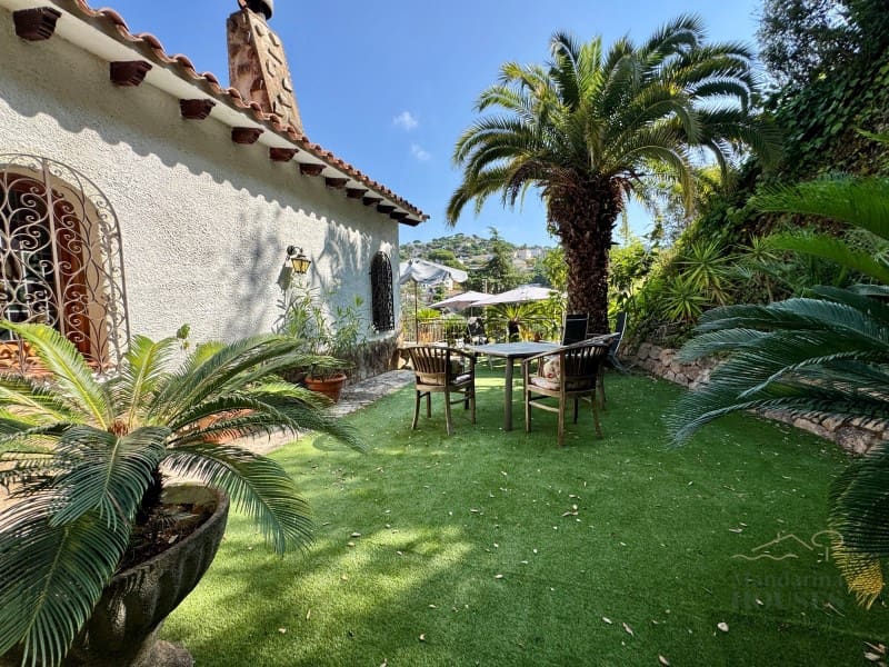 4 soveværelse Villa til salg i Lloret de Mar med garage - € 499.000 (Ref: 9131898)