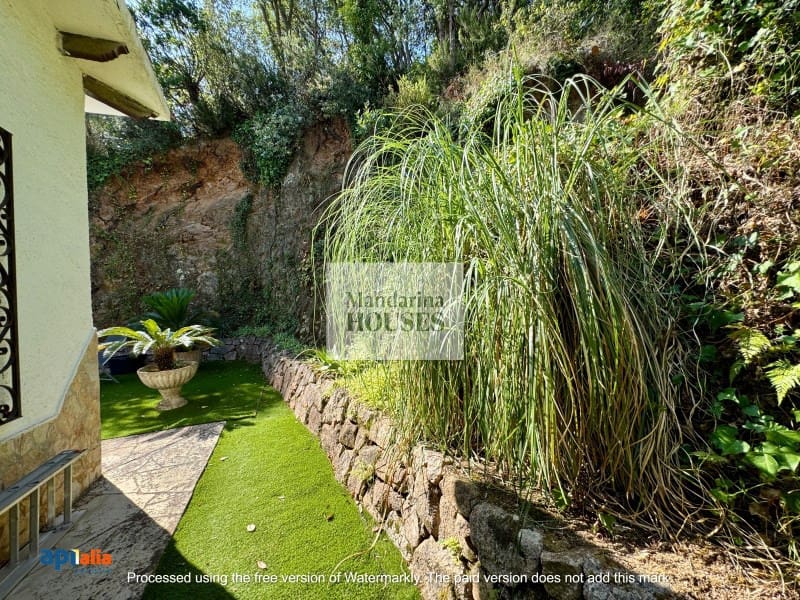 4 bedroom Villa for sale in Lloret de Mar with garage - € 369,000 (Ref: 9131898)