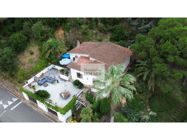 Chalet de 4 habitaciones en Canyelles, Lloret de Mar en venta con garaje - 369.000 € (Ref: 9131898)
