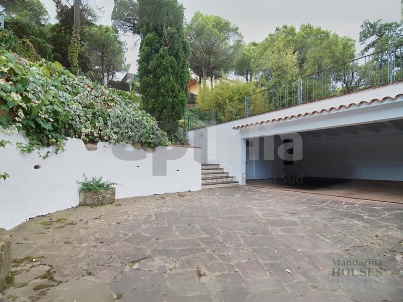 6 soveværelse Villa til salg i Lloret de Mar - € 395.000 (Ref: 9202724)