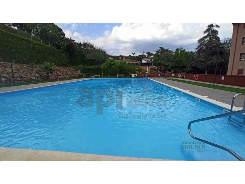 2 soveværelse Lejlighed til salg i Lloret de Mar med swimmingpool garage - € 239.000 (Ref: 9202725)