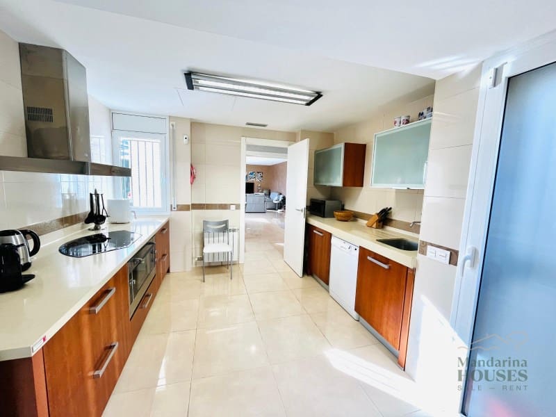 3 slaapkamer Villa te koop in Lloret de Mar met zwembad garage - € 875.000 (Ref: 9208528)