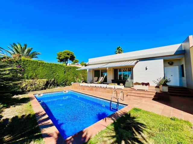 3 slaapkamer Villa te koop in Canyelles, Lloret de Mar met zwembad garage - € 875.000 (Ref: 9208528)