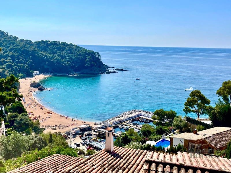 3 slaapkamer Villa te koop in Lloret de Mar met zwembad garage - € 875.000 (Ref: 9208528)