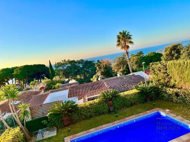 3 soverom Villa til salgs i Canyelles, Lloret de Mar med svømmebasseng garasje - € 849 000 (Ref: 9208528)