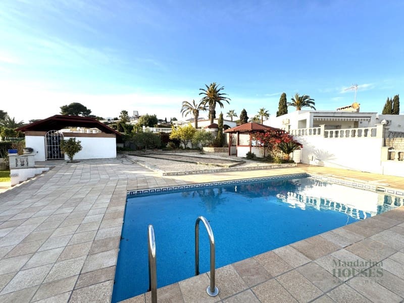 6 soverom Villa til salgs i Lloret de Mar - € 675 000 (Ref: 9243517)