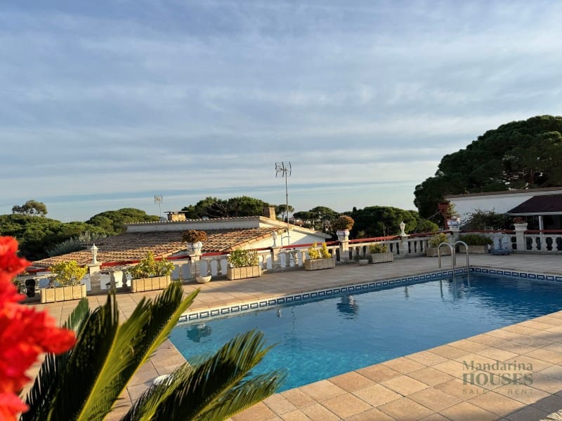 6 soverom Villa til salgs i Lloret de Mar - € 675 000 (Ref: 9243517)