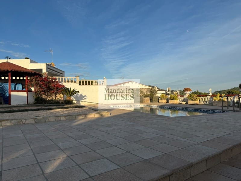 6 chambre Villa/Maison à vendre à Lloret de Mar avec piscine garage - 650 000 € (Ref: 9243517)
