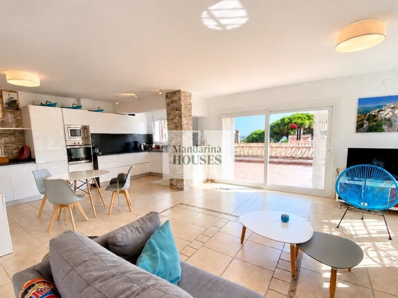 6 chambre Villa/Maison à vendre à Lloret de Mar avec piscine garage - 650 000 € (Ref: 9243517)