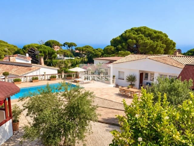 6 chambre Villa/Maison à vendre à Canyelles, Lloret de Mar avec piscine garage - 650 000 € (Ref: 9243517)
