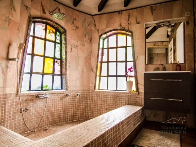 6 slaapkamer Villa te koop in Canyelles, Lloret de Mar met zwembad garage - € 5.200.000 (Ref: 9257596)