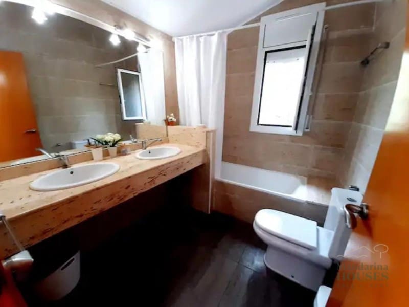 4 chambre Villa/Maison à vendre à Lloret de Mar avec piscine - 650 000 € (Ref: 9264698)