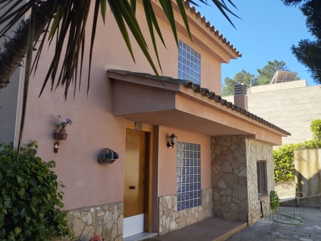 4 soveværelse Villa til salg i Serra Brava, Lloret de Mar med swimmingpool - € 650.000 (Ref: 9264698)