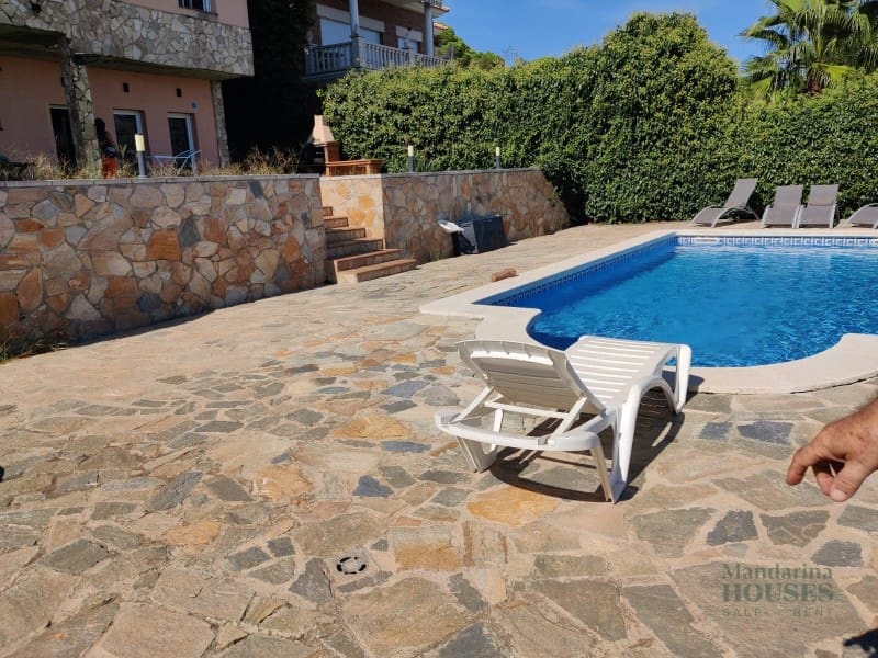 4 chambre Villa/Maison à vendre à Lloret de Mar avec piscine - 650 000 € (Ref: 9264698)