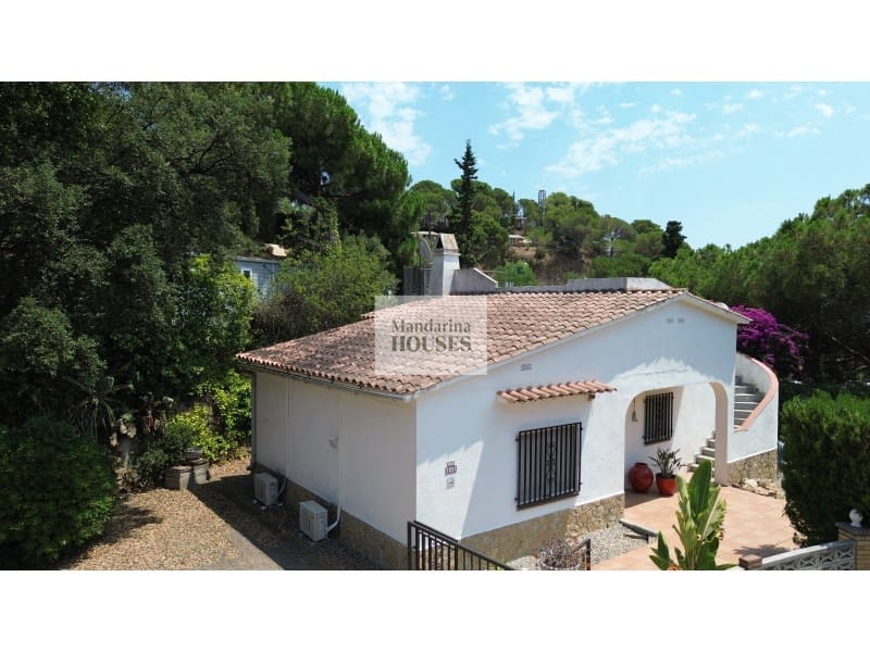 2 bedroom Villa for sale in Lloret de Mar with garage - € 299,000 (Ref: 9276550)