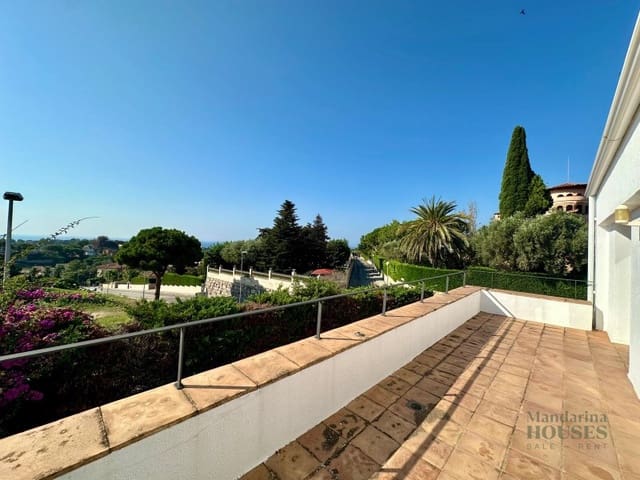 4 soveværelse Villa til salg i Roca Grossa, Lloret de Mar - € 490.000 (Ref: 9344728)