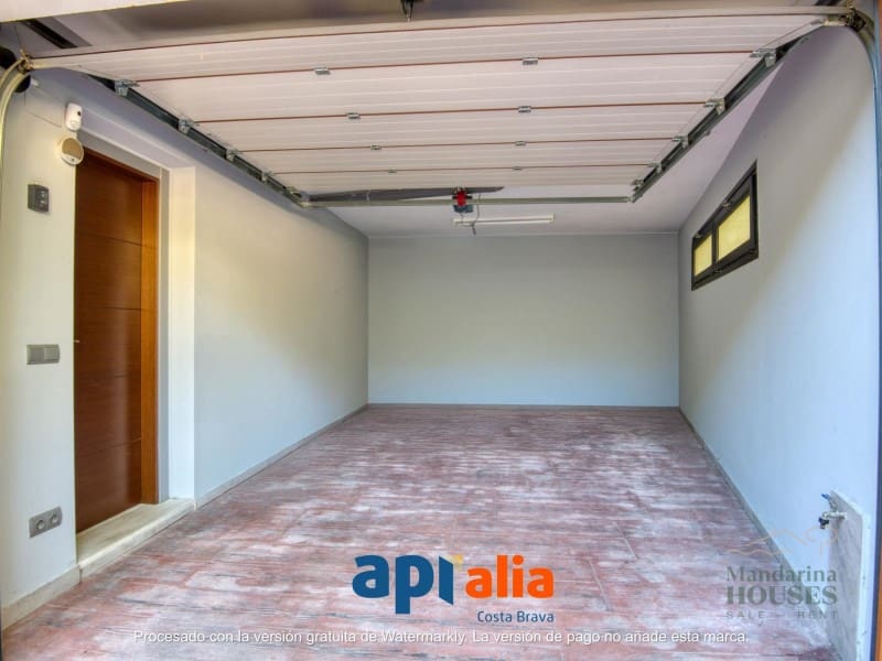 Chalet de 3 habitaciones en Blanes en venta con garaje - 1.500.000 € (Ref: 9372083)