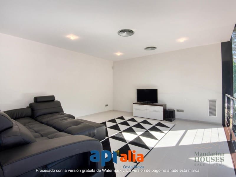 Chalet de 3 habitaciones en Blanes en venta con garaje - 1.500.000 € (Ref: 9372083)