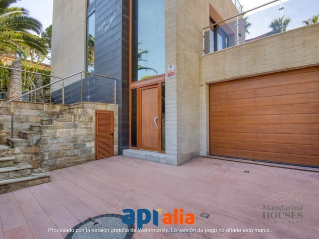 3 bedroom Villa for sale in Blanes with garage - € 1,500,000 (Ref: 9372083)