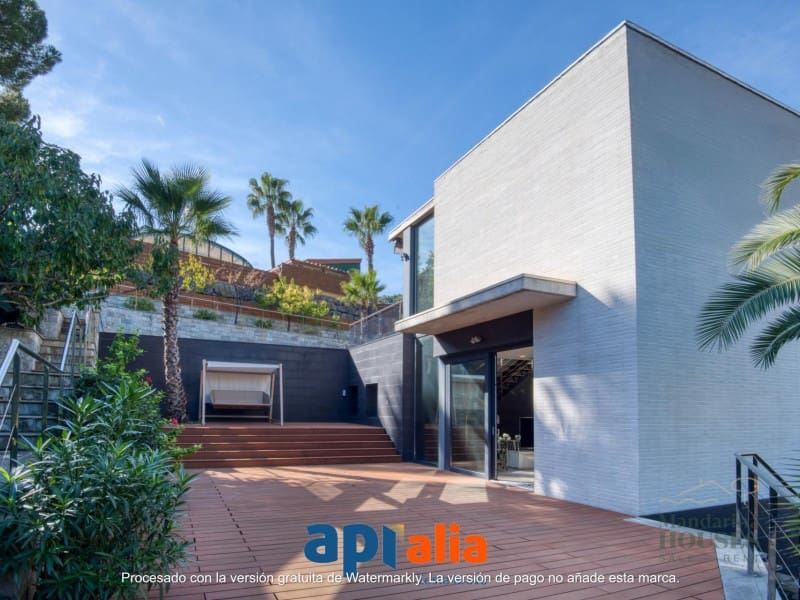 Chalet de 3 habitaciones en Blanes en venta con garaje - 1.500.000 € (Ref: 9372083)