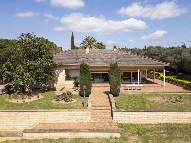 5 makuuhuone Maalaistalo myytävänä paikassa Cornella del Terri - 940 000 € (Ref: 9375260)