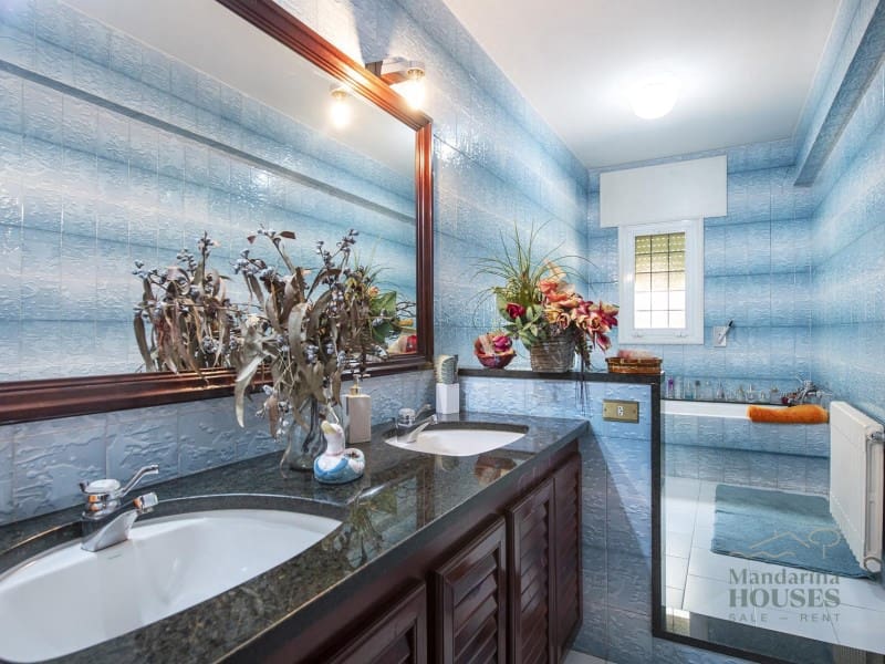 5 makuuhuone Maalaistalo myytävänä paikassa Cornella del Terri - 940 000 € (Ref: 9375260)