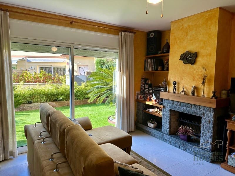 4 soveværelse Villa til salg i Lloret de Mar med garage - € 495.000 (Ref: 9449087)