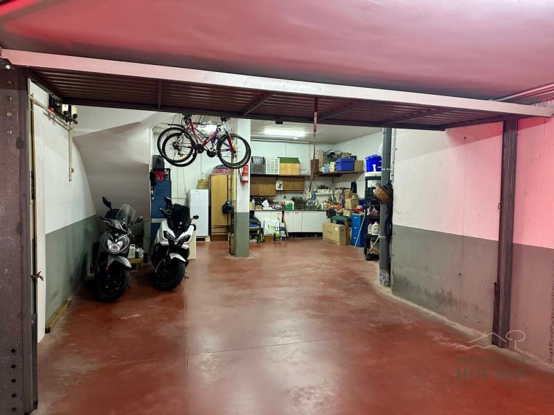 4 soveværelse Villa til salg i Lloret de Mar med garage - € 495.000 (Ref: 9449087)