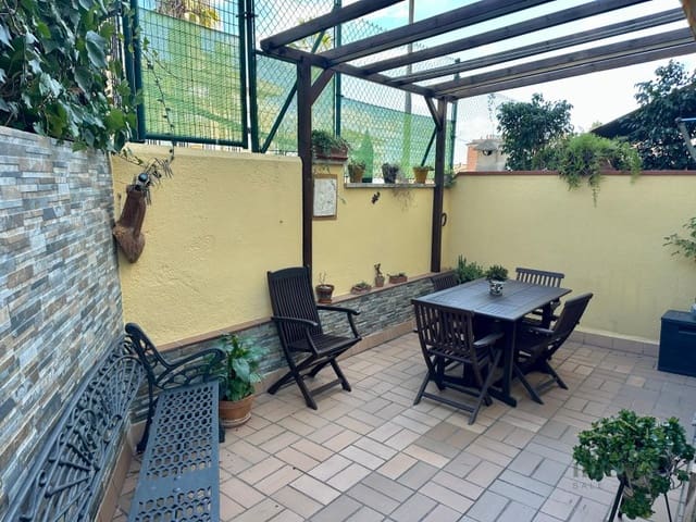 4 soveværelse Villa til salg i Fenals, Lloret de Mar med garage - € 495.000 (Ref: 9449087)