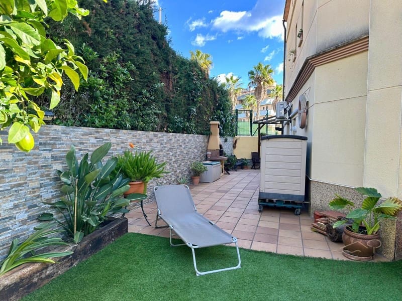 4 soverom Villa til salgs i Lloret de Mar med svømmebasseng garasje - € 495 000 (Ref: 9449087)