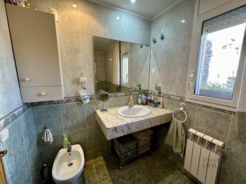 4 soverom Villa til salgs i Lloret de Mar med svømmebasseng garasje - € 495 000 (Ref: 9449087)