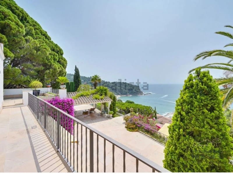 7 soveværelse Villa til salg i Lloret de Mar med garage - € 1.850.000 (Ref: 9543357)