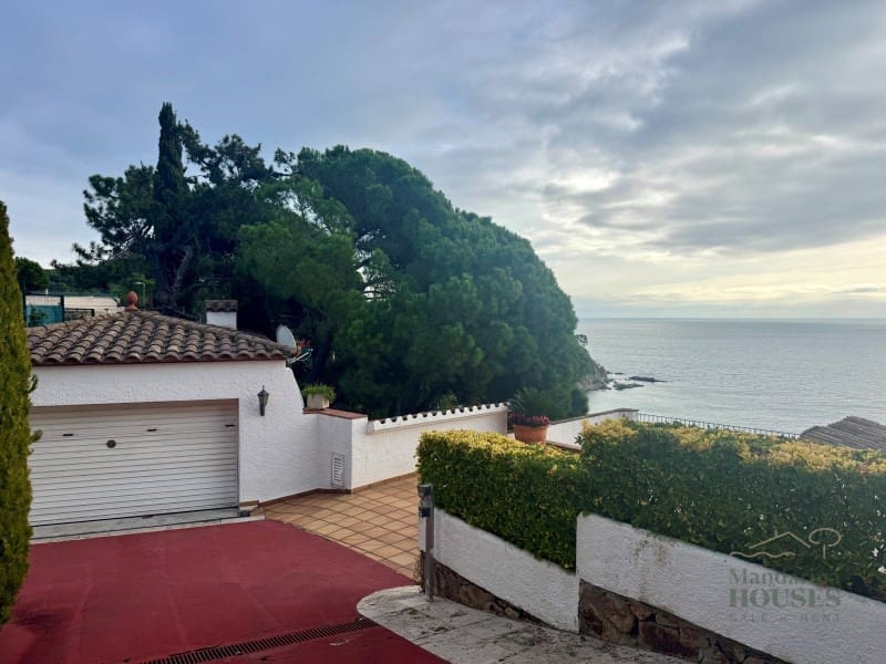7 soveværelse Villa til salg i Lloret de Mar med garage - € 1.850.000 (Ref: 9543357)