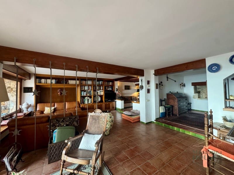 7 soveværelse Villa til salg i Lloret de Mar med garage - € 1.850.000 (Ref: 9543357)