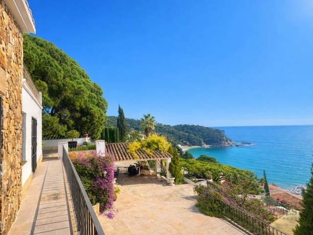 7 soveværelse Villa til salg i Canyelles, Lloret de Mar med garage - € 1.850.000 (Ref: 9543357)