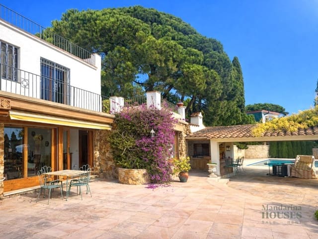 7 soveværelse Villa til salg i Canyelles, Lloret de Mar med garage - € 1.850.000 (Ref: 9543357)