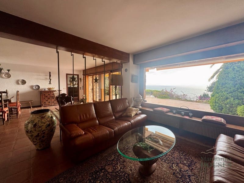 7 soveværelse Villa til salg i Lloret de Mar med garage - € 1.850.000 (Ref: 9543357)