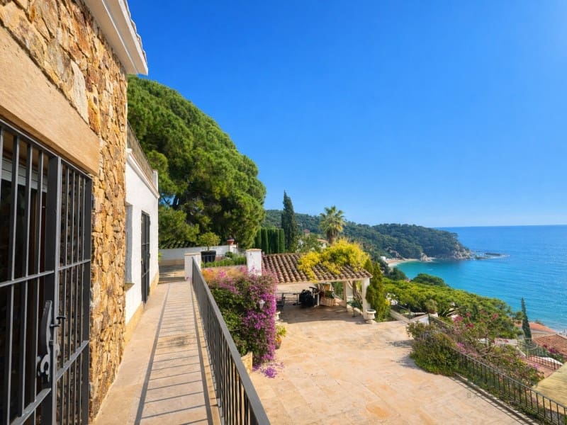 7 soveværelse Villa til salg i Lloret de Mar med garage - € 1.850.000 (Ref: 9543357)