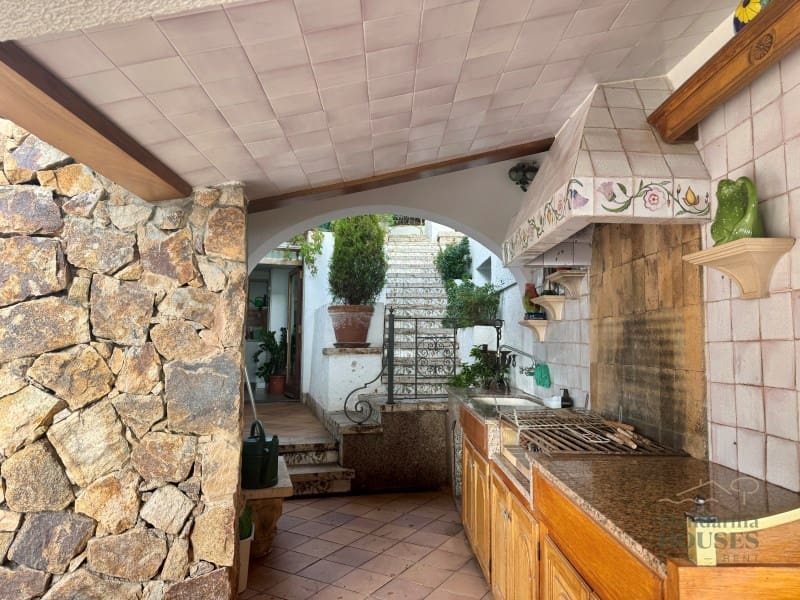 7 soveværelse Villa til salg i Lloret de Mar med garage - € 1.850.000 (Ref: 9543357)