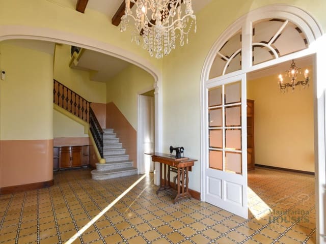 6 bedroom Villa for sale in Sant Andreu de Llavaneres - € 875,000 (Ref: 9616113)