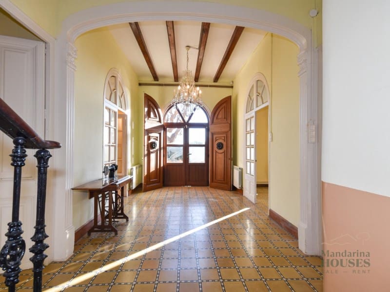 6 bedroom Villa for sale in Sant Andreu de Llavaneres - € 875,000 (Ref: 9616113)