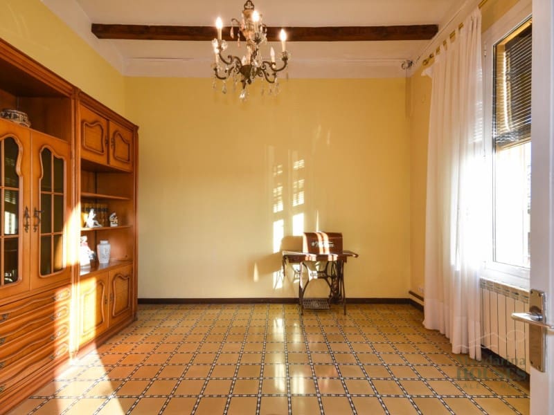 6 bedroom Villa for sale in Sant Andreu de Llavaneres - € 875,000 (Ref: 9616113)