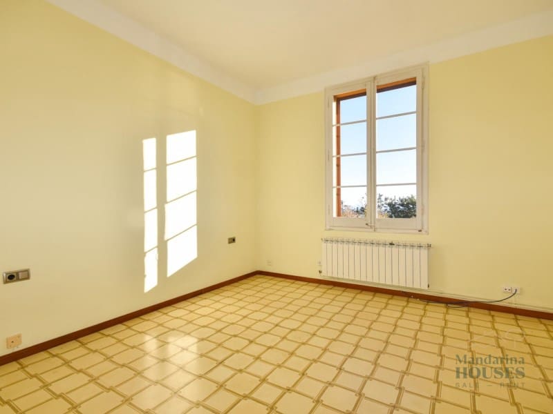 6 bedroom Villa for sale in Sant Andreu de Llavaneres - € 875,000 (Ref: 9616113)