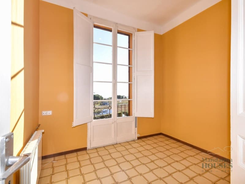 6 bedroom Villa for sale in Sant Andreu de Llavaneres - € 875,000 (Ref: 9616113)