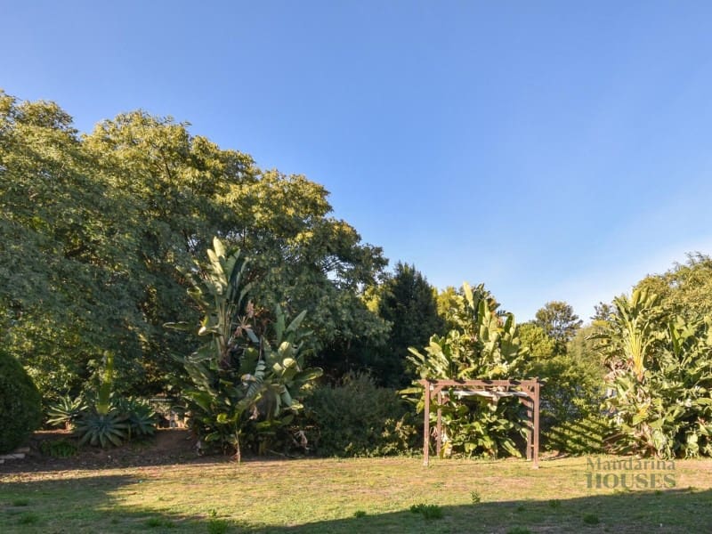 6 bedroom Villa for sale in Sant Andreu de Llavaneres - € 875,000 (Ref: 9616113)