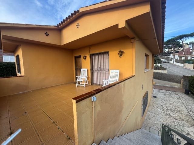 2 soveværelse Villa til leje i Condado del Jaruco - Puigventós, Lloret de Mar med garage - € 1.100 (Ref: 9659210)