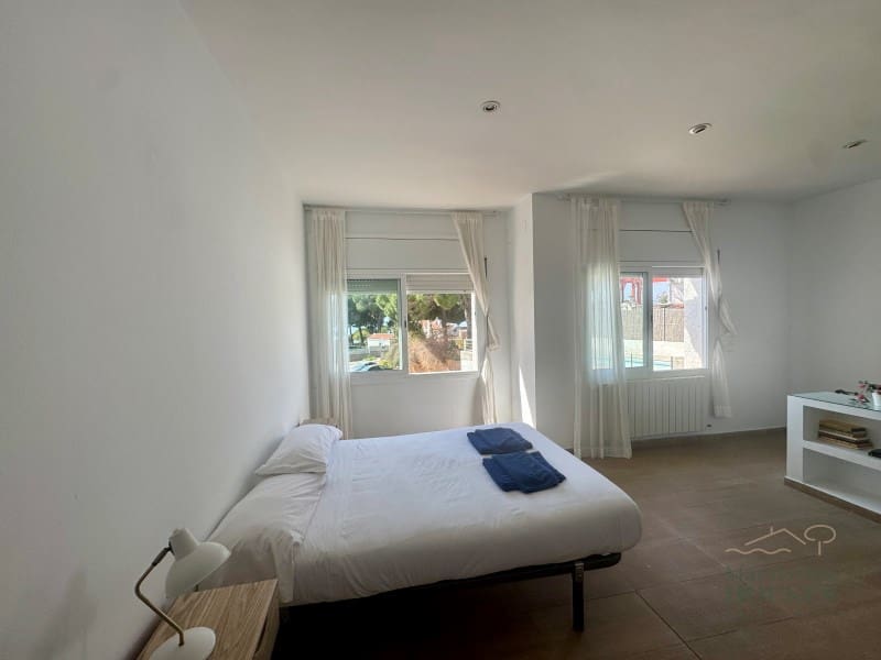 4 bedroom Villa for sale in Lloret de Mar with pool garage - € 590,000 (Ref: 9698707)