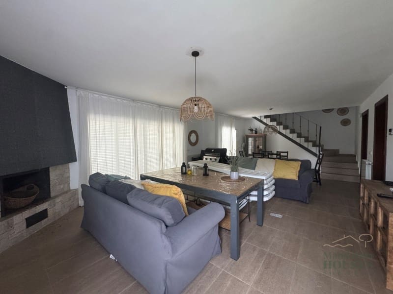 4 bedroom Villa for sale in Lloret de Mar with pool garage - € 590,000 (Ref: 9698707)