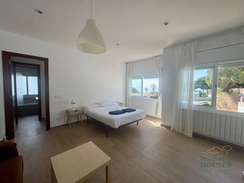 4 bedroom Villa for sale in Lloret de Mar with pool garage - € 590,000 (Ref: 9698707)